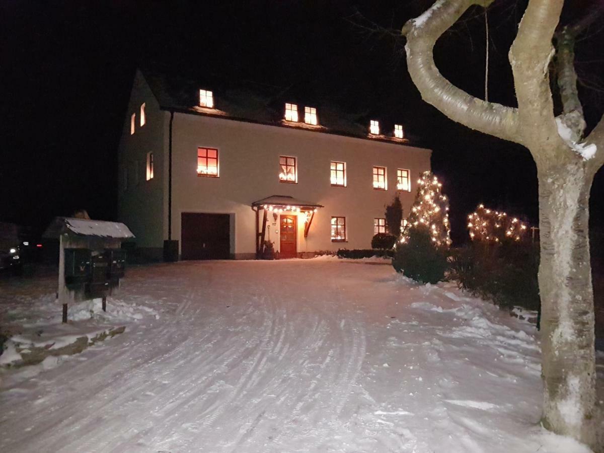 Strasse Des Friedens Appartement Hilmersdorf Buitenkant foto
